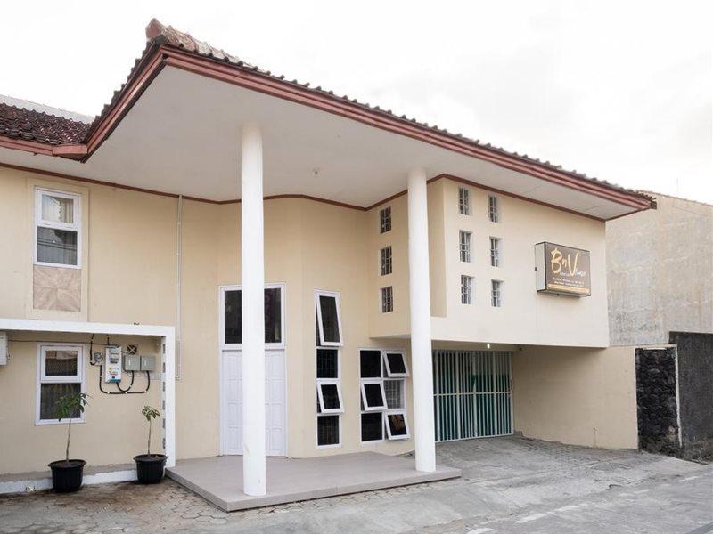 Oyo 2173 Bnv House Babarsari Hotel Maguwo Kültér fotó