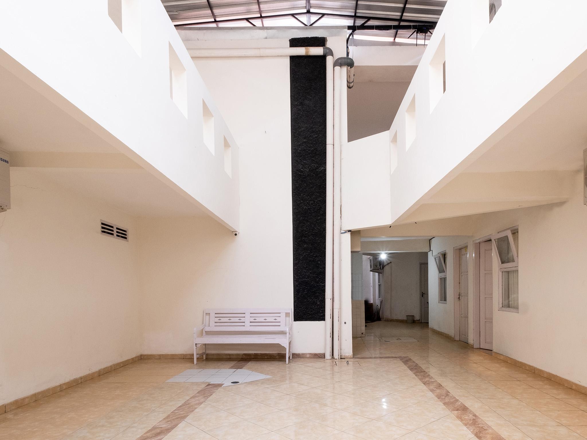 Oyo 2173 Bnv House Babarsari Hotel Maguwo Kültér fotó