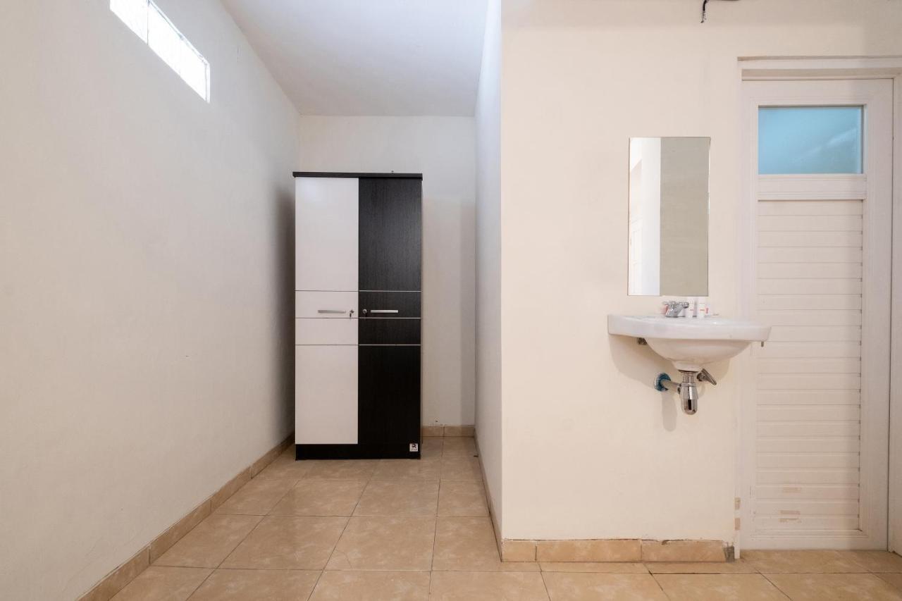 Oyo 2173 Bnv House Babarsari Hotel Maguwo Kültér fotó