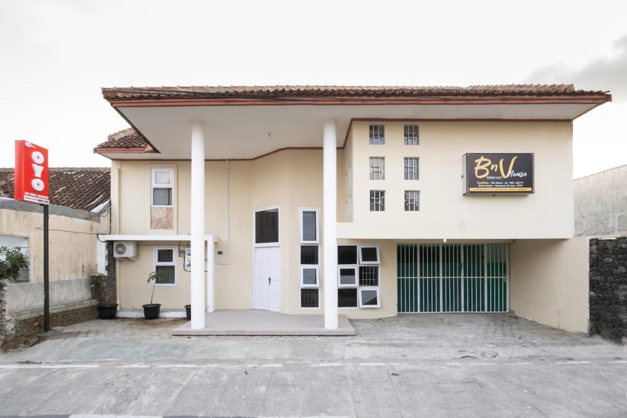 Oyo 2173 Bnv House Babarsari Hotel Maguwo Kültér fotó